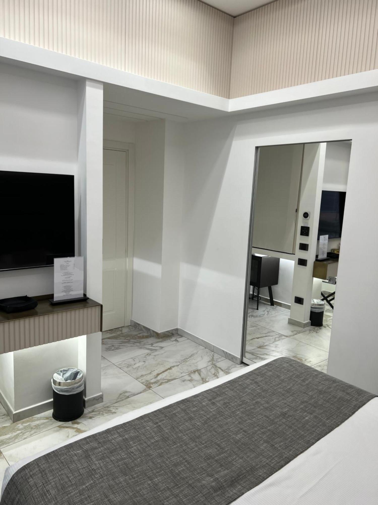 แมซอง ตริโตเน Hotel โรม ภายนอก รูปภาพ