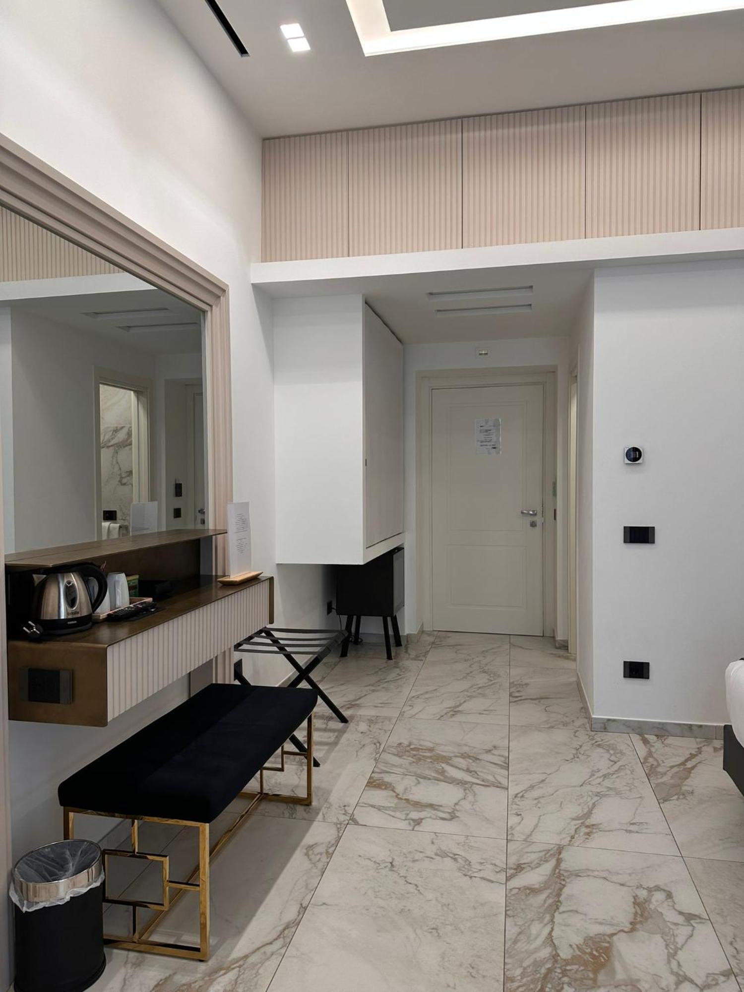 แมซอง ตริโตเน Hotel โรม ภายนอก รูปภาพ